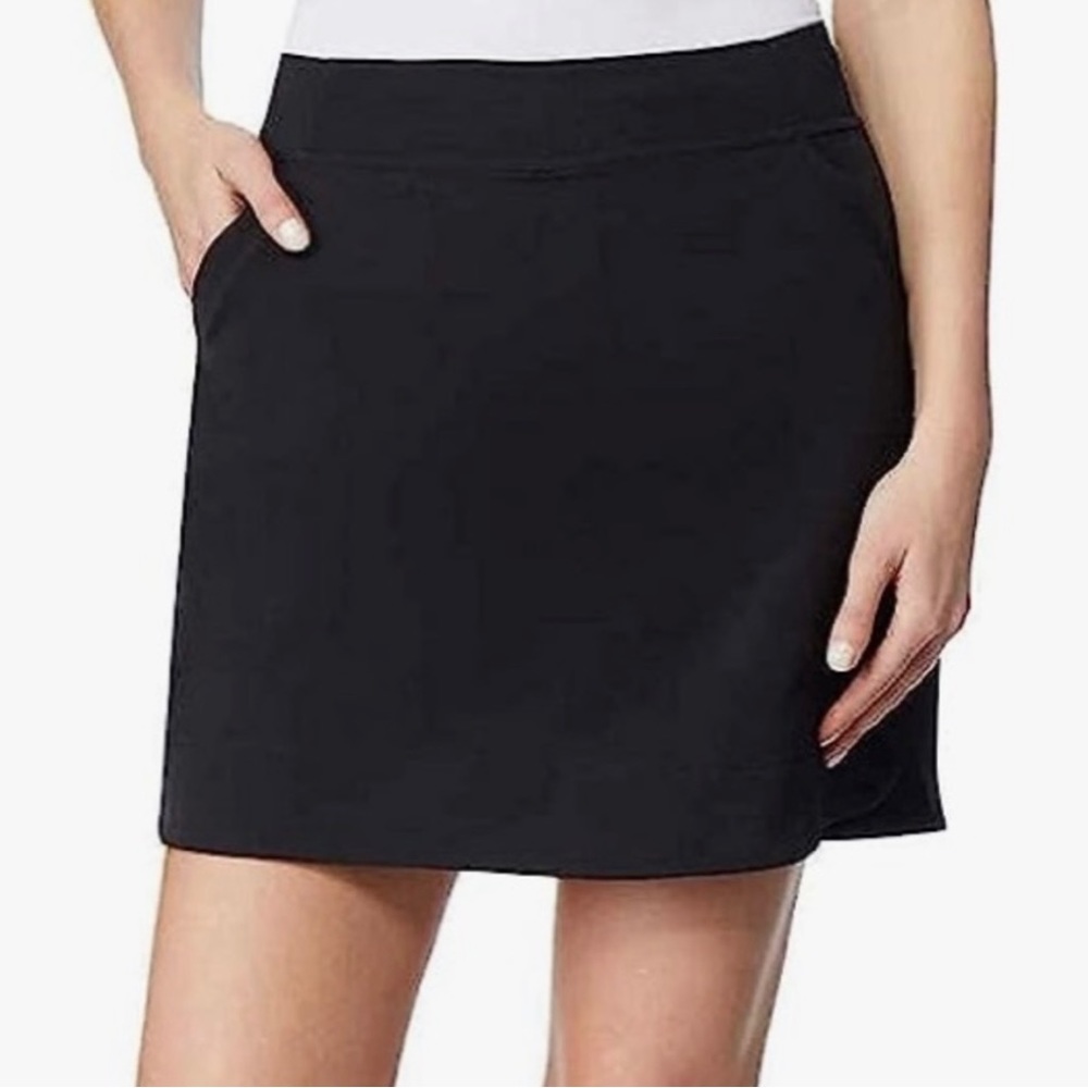 32 Degrees Cool™ Black skort size M - NWT